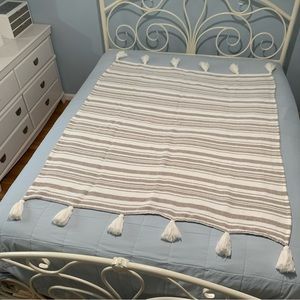 Target Opalhouse tassle throw blanket